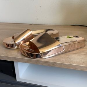 Dirty laundry rose gold